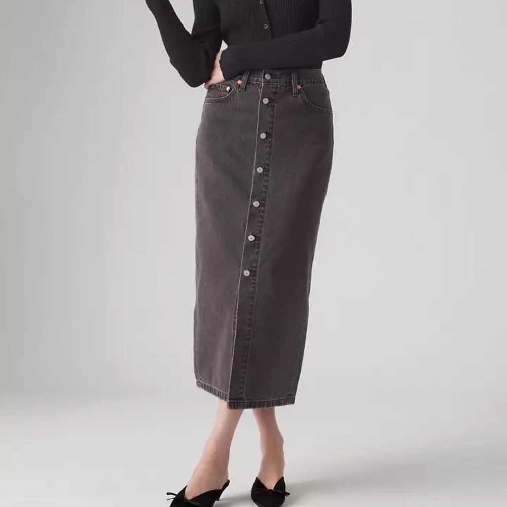 Levi’s Button midi skirt denim gray sz 31